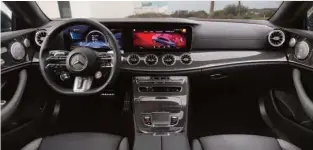  ?? MERCEDES-BENZ ?? MBUX Los Clase E Coupé y Cabrio equipan el sistema Mercedes-Benz User Experience compuesto por 2 pantallas de 10,25’’ dispuestas en paralelo.