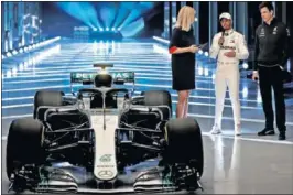  ??  ?? CONFIANZA. Hamilton espera aumentar su leyenda con Mercedes.