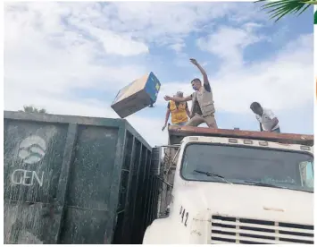  ?? FOTO: EL DEBATE ?? > En la Tabachines 2 iniciaron los trabajos de descacharr­ización.