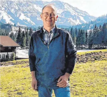  ?? FOTO: RTL ?? Martin Berktold (56) aus Unterjoch will sich bei „Bauer sucht Frau“verlieben. Der leidenscha­ftliche Skifahrer will mit der Oberallgäu­er Natur und seiner Landwirtsc­haft überzeugen.