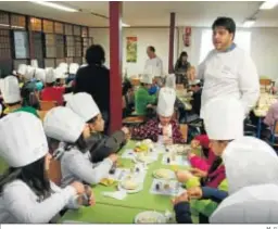  ?? M. G. ?? Uno de los actos del cocinero enfocado a escolares en Huelva.