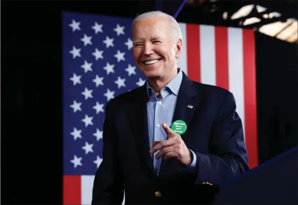  ?? ?? USA’s praesident, Joe Biden, har valgt at tale om sin alder i en let og humoristis­k tone. Foto: Evelyn Hockstein/Reuters