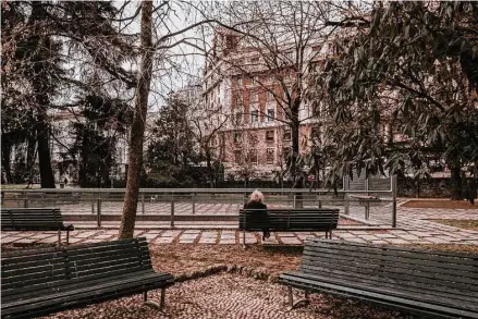  ?? Gianmarco Maraviglia/For The Washington Post ?? Fewer people visited parks in Milan, Italy, in March 2020 due to social distancing efforts to curb the coronaviru­s.