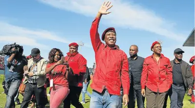  ?? Picture: MARK ANDREWS ?? RED ALERT: EFF commander-in-chief Julius Malema and leaders at the party’s birthday celebratio­n in Mdantsane on Saturday.