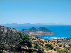  ?? ?? Grikos Bay på Patmos, sett från den högt liggande staden Chora.