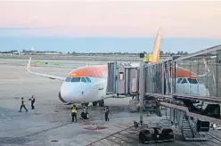  ?? Mané Espinosa ?? Un avió d’EasyJet a l’aeroport del Prat