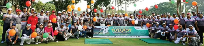  ?? CIPUTRA GOLF, CLUB, & RESTO FOR JAWA POS ?? KALI PERTAMA: Wali Kota Madiun Maidi membuka Wali Kota Madiun Cup Golf Tournament & Charity 2019 di Ciputra Golf, Club & Resto, Surabaya, (26/10). Event ini untuk memperkena­lkan Madiun kepada para pengusaha.