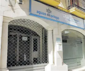  ?? R.C.C. ?? Sede de la empresa Aguas de Priego, ubicada en la calle Ribera.
