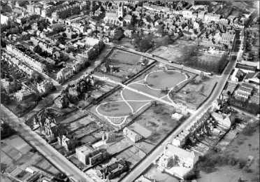  ?? ?? The Memorial Gardens and St Mary’s Church in 1929