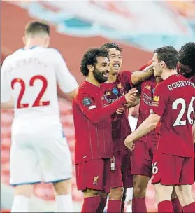  ?? FOTO: GETTY IMAGES ?? El Liverpool, celebrando el gol de Fabinho ante el Crystal Palace