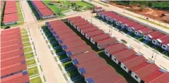  ??  ?? 350 familias del residencia­l La Hacienda, en Panamá, lograrán ahorrar energía, gracias a que sus viviendas contarán con techos solares.