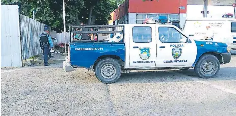  ??  ?? ESCENA. El hecho ocurrió la madrugada de ayer en una gasolinera del barrio Guadalupe.