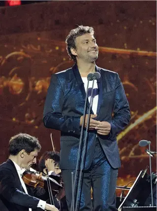  ??  ?? Conteso Il tenore bavarese Jonas Kaufmann, 49 anni. Tra le sue passioni, la canzone napoletana