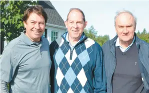  ??  ?? Gilbert Arsenault, vice-président, région de Québec, Gestion privée Desjardins, Jacques Tanguay, président de la Fondation Maurice Tanguay, Michel Verreault, président de la Fondation CERVO.