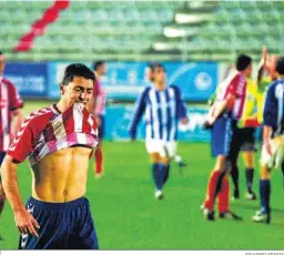  ?? ERASMO FENOY ?? Un joven Máiquez llora desolado tras el 2-2 con el Talavera en 2008.