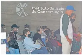  ?? ?? ESPERAN. Pacientes confían en recibir el tratamient­o que necesitan contra el cáncer.