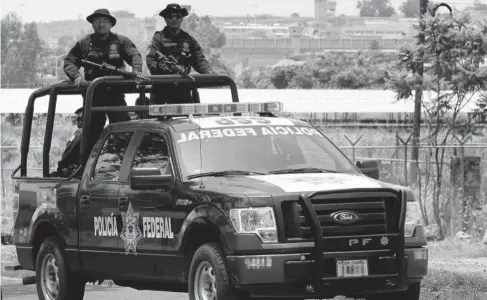  ?? FOTO TEMÁTICA: AFP ?? > Reyes Arzate, exmando de la Policía federal, asume haber conspirado para traficar cocaína.