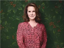  ??  ?? Elizabeth Perkins stars in “The Moodys”