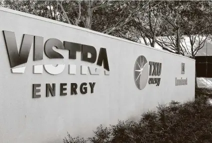  ?? David Woo / Tribune News Service ?? Vistra Energy, Texas’ biggest power supplier, said Friday that it has estimated a one-time financial impact of $900 million to $1.3 billion due to the Texas power crisis caused by the winter storm.