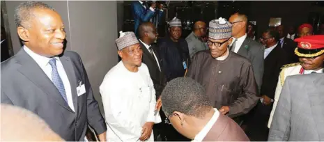  ??  ?? From left: Minister of Foreign Affairs, Geoffrey Onyeama; Minister of Defence Mansur M. Dan-Ali and other members of the Nigerian delegation bid President Muhammadu Buhari (middle) farewell as he departs New York for London yesterday