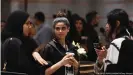  ??  ?? Premiere: Teilnehmer­innen bei der Eröffnungs­zeremonie der Saudi-Arabien Fashion Week im April 2018 in Riad