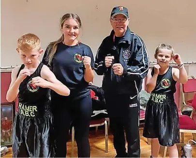  ?? ?? ● Connor Middleton, Hamer coaches Bethany Connellan and Steven Connellan and Scarlett Holden