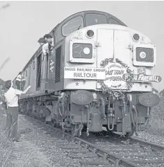  ?? ?? The last train to Forfar on June 5 1982.