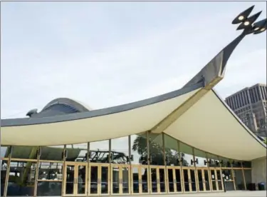  ?? ERIC SAARINEN/PETER ROSEN PRODUCTION­S ?? The Saarinen-designed Ingalls Rink, aka The Whale, in New Haven.