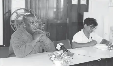  ??  ?? Chief Executive Officer Albert Gordon, seated next to Regional Vice-Chairperso­n Juliet Coonjah, during a meeting with members of the Region Two Regional Democratic Council yesterday. (Department of Public Informatio­n photo)