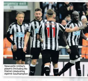  ??  ?? Newcastle United’s players (including Mo Diame) celebratin­g against Southampto­n
