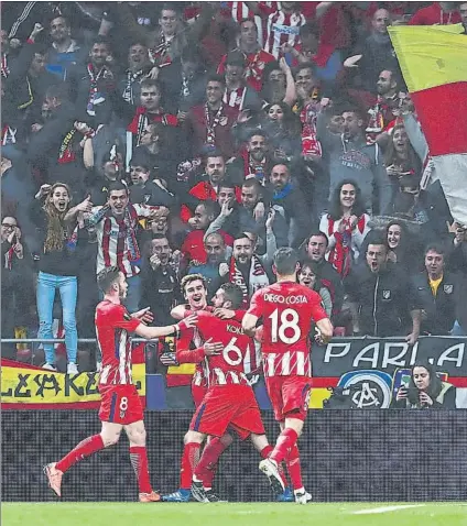  ?? FOTO: GETTY ?? Los jugadores del Atlético de Madrid celebran los goles marcados ante el Sporting de Portugal en la noche de ayer