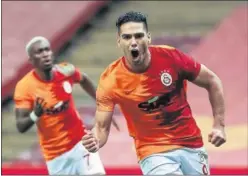  ??  ?? Falcao celebra un gol con el Galatasara­y.