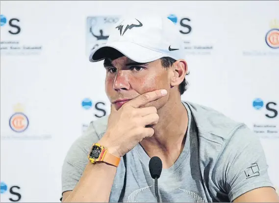  ?? FOTO: MANEL MONTILLA ?? Rafa Nadal, ayer en la sala de prensa del RCT Barcelona-1899. El nº1 mundial y del torneo entrenará hoy para preparar su debut de mañana, contra Haider-Maurer o Carballés