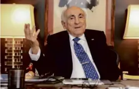  ?? CHESTER HIGGINS JR./NEW YORK TIMES/FILE ?? Mr. Schwartz, pictured in his Manhattan office in 2014, took over the ailing Loral Corp. in 1972.
