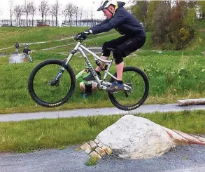  ??  ?? Wheelie good Youngster uses the pump track similar to one that is planned for The Venny site in Craigneuk