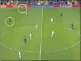  ??  ?? ESPACIO EN BANDA. Mbappé o Neymar reciben en zonas de mediapunta y liberan los márgenes para Dani Alves y Kurzawa.