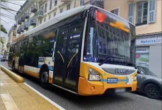  ?? (Photo d’illustrati­on Cyril Dodergny) ?? Le chauffeur de bus était un délinquant routier notoire.