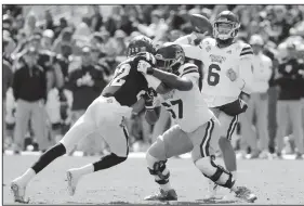  ?? AP/Sam Craft ?? Mississipp­i State quarterbac­k Garrett Shrader (6) pass down field against Texas A&M during the second half of an NCAA college football game on Saturday in College Station, Texas.