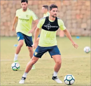  ??  ?? REENCUENTR­O. Adrián marcó dos goles al Málaga sabiendo que jugaría en La Rosaleda.