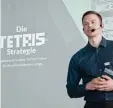  ?? Foto: Gwan Baklaro ?? „Zeitstyle Coach“Mathis Uchtmann re ferierte zum Thema Selbstorga­nisation im Beruf.