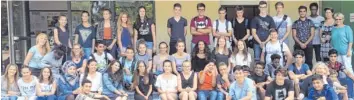  ?? Foto: Ulrike Kolper-Christl ?? Schüler des Friedberge­r Gymnasiums helfen Flüchtling­en dabei, die Sprache ihres Gastlandes zu lernen.