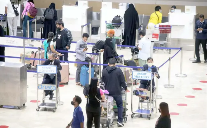  ?? PHOTOGRAPH BY AL PADILLA FOR THE DAILY TRIBUNE @tribunephl_al ?? WITH the relaxation of Covid-19 restrictio­ns, more foreign arrivals are seen at the Terminal 1 of the Ninoy Aquino Internatio­nal Airport in Pasay City.