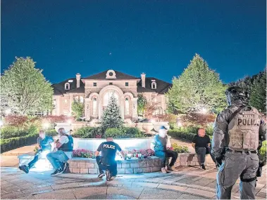  ?? YORK REGIONAL POLICE ?? The closing of government-run casinos has created an opening for lavish, spa-like illegal betting palaces to thrive. York Regional Police shut down this 20,000-square-foot Markham mansion in September. They arrested 32 people and seized weapons, gaming tables and more than $1 million in cash.