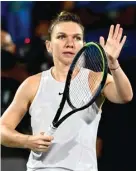  ?? AFP ?? FISIK TURUN: Simona Halep tampil dalam kejuaraan di Dubai (21/2). Dia belum siap bertanding lagi.