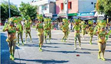  ?? ANDRéS GóMEZ ?? La carrera 44 fue el escenario en el que se llevó a cabo la Batalla de Flores del Recuerdo.