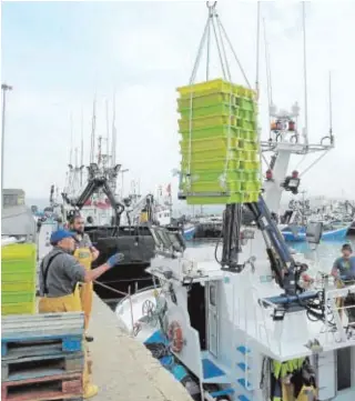  ?? // ABC ?? Parte de la flota pesquera sigue amarrada por los precios del gasóleo