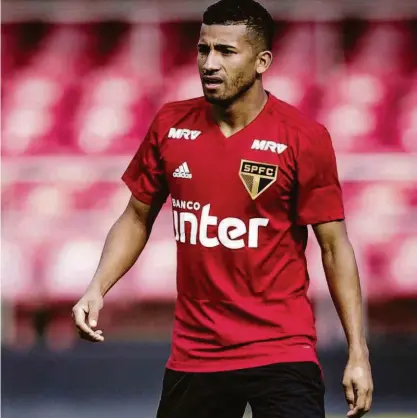  ?? Jardiel Carvalho - 30.jun.18/folhapress ?? O atacante Rojas espera contribuir para que o São Paulo volte a vencer após duas rodadas; equipe do Morumbi perdeu a primeira colocação após um mês e trabalha para reaver o posto neste final de semana