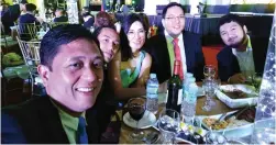  ??  ?? WORKING TEAM. “Lumba’g Laag” chairman Bert Mendoza, Innovation Expo chairman Karl de Pio, Angela Dy, Aaron Que and Lawrence Panganiban.