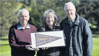  ?? PHOTO: GERARD O’BRIEN ?? Half century up . . . Island Park Golf Club stalwarts (from left) Colin Clapperton, Robyn Harrex and Neil Hall reflect on the club’s 1976 pennant success as they take a break from planning for the club’s 50th anniversar­y weekend.