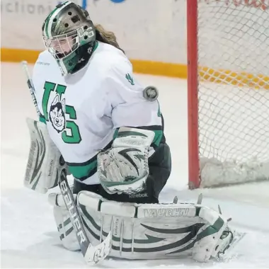  ?? LIAM RICHARDS/STARPHOENI­X FILE PHOTO ?? U of S goalie Cassidy Hendricks turned aside 29 of 32 shots in a losing effort against the Montreal Carabins at the CIS women’s hockey championsh­ip Thursday in Fredericto­n, N.B. U of S meets the St. Thomas Tommies Friday.